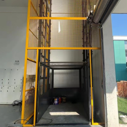 安福导轨式升降机助力物流园破解运输难题